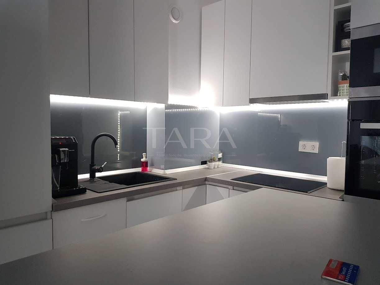 Apartament Modern cu 3 Camere și Priveliște Deosebită - Poză 1