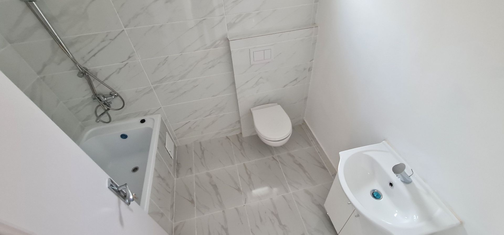 Casa finalizata intabulata in Cartier Izvor Tarlungeni Brasov - Poză 9