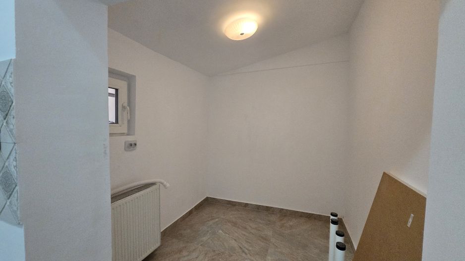 Casa renovata 105mp utili si curte libera 45mp -Eroii Revolutiei - Poză 10