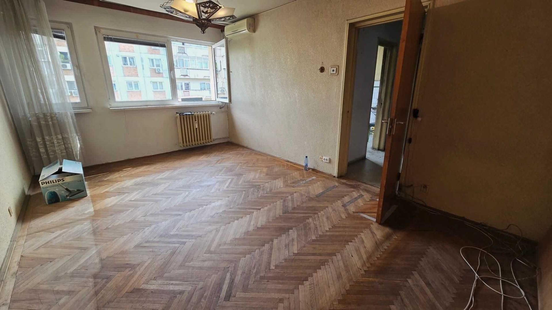 Vanzare apartament luminos de 3 camere in Titan, la 2 min de metrou. - Poză 1