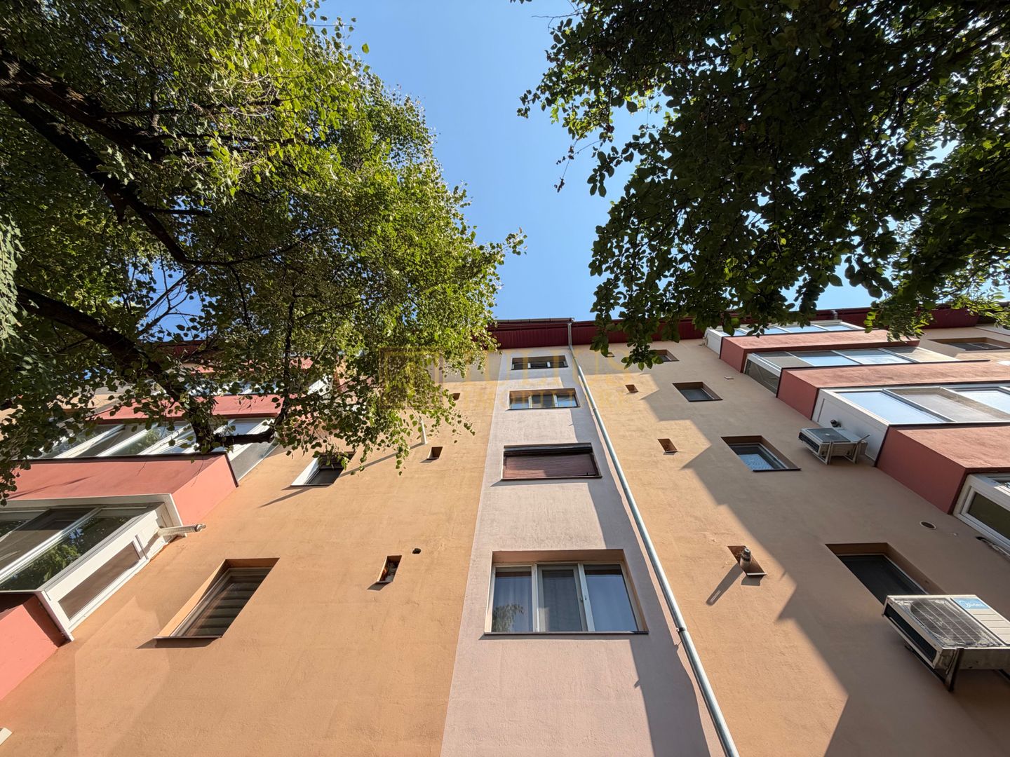 2 dormitoare, centrala proprie, bloc anvelopat. - Poză 19