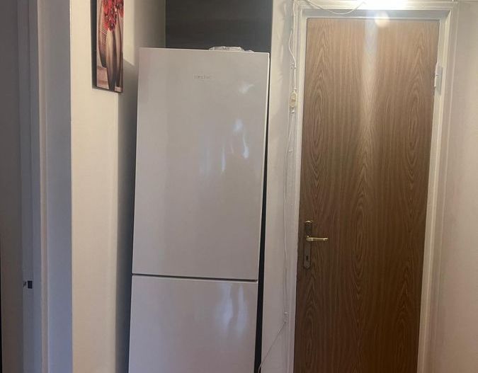 De vanzare apartament 3 camere Drumul Taberei - Poză 12