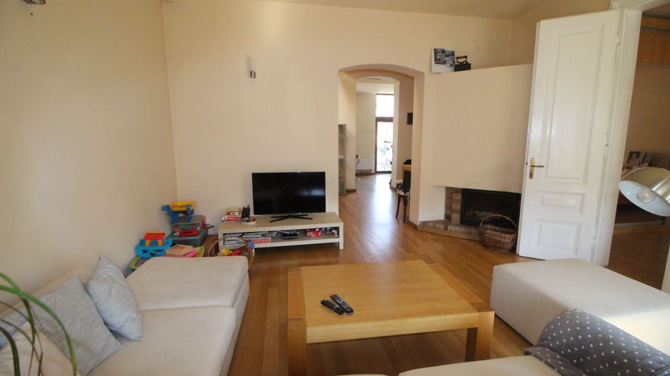 IMOBIL CU MULTIPLE DESTINATII - Poză 1