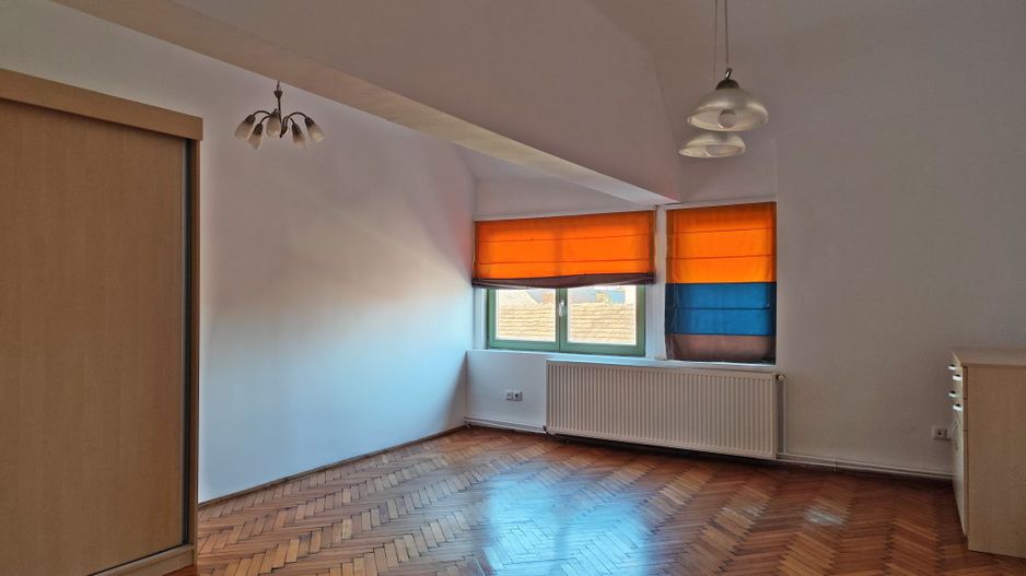 Inchiriere apart. 4 cam. Ultracentral, pe str. Iosif Vulcan, Oradea - Poză 3