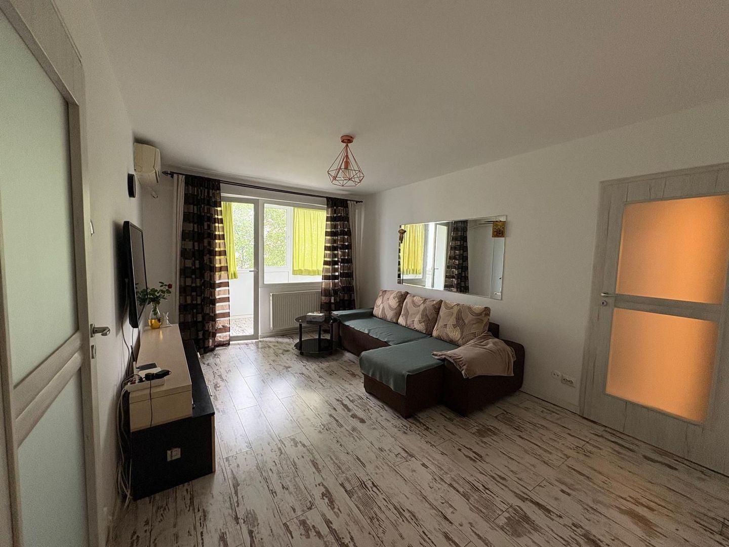 2 camere, etaj intermediar, mobilat modern, Bd. Basarabia - Poză 3