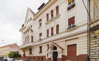 Apartament 3 camere, zona ultracentrală - Poză 1