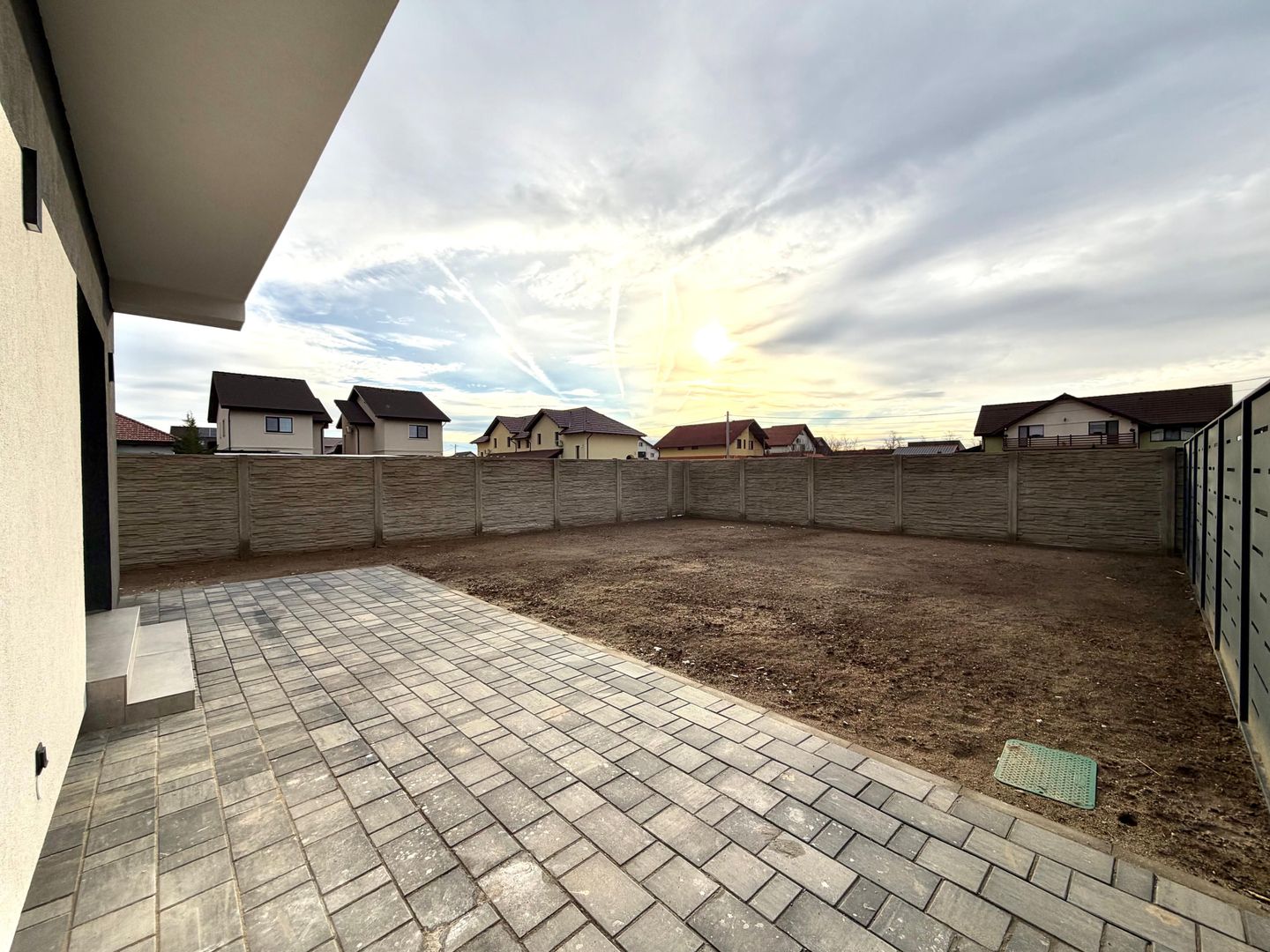 Duplex modern - 5 camere - toate utilitatile - Sacalaz - Poză 13