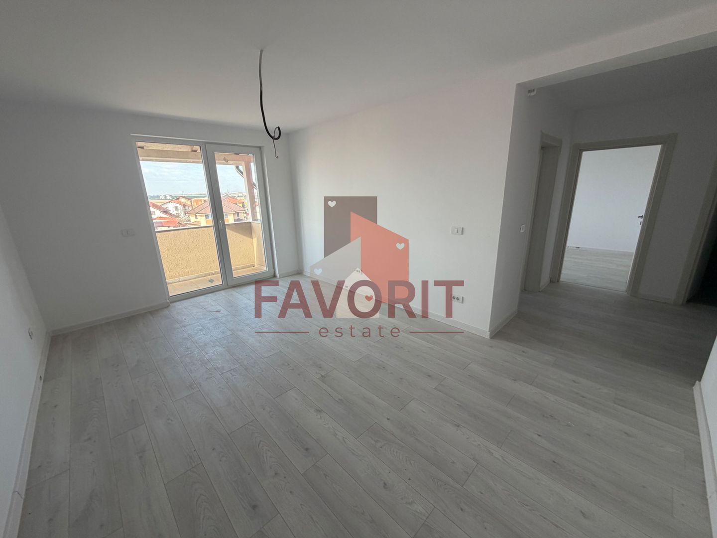 Decomandat. Disponibil imediat. Strada asfaltata - Poză 1