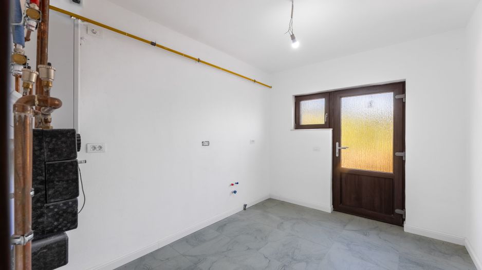 Eleganta, Confortul, Calitatea, liniste Vila P+M Garaj Pecica Arad - Poză 18