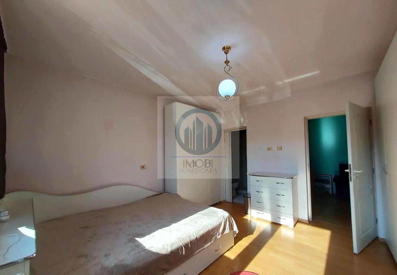 Vila deosebita în loc Simeria, zona ultracentrala - Poză 20