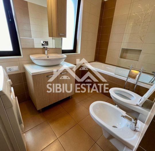 Casa tip duplex cu carport auto mobilata utilata cartier Arhitectilor - Poză 13