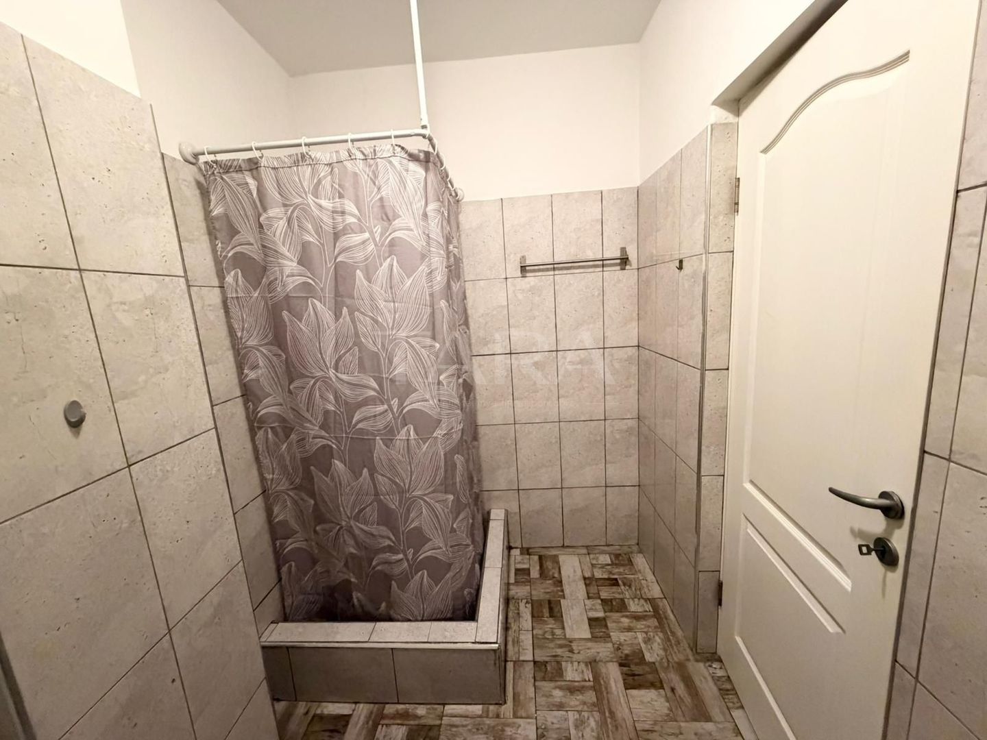 Apartament cu 2 camere, mobilat și utilat, în zonă ultracentrală Flore - Poză 4