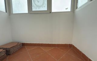 APARTAMENT DE VANZARE! VIS PE BULEVARDUL CASTANILOR! - Poză 10