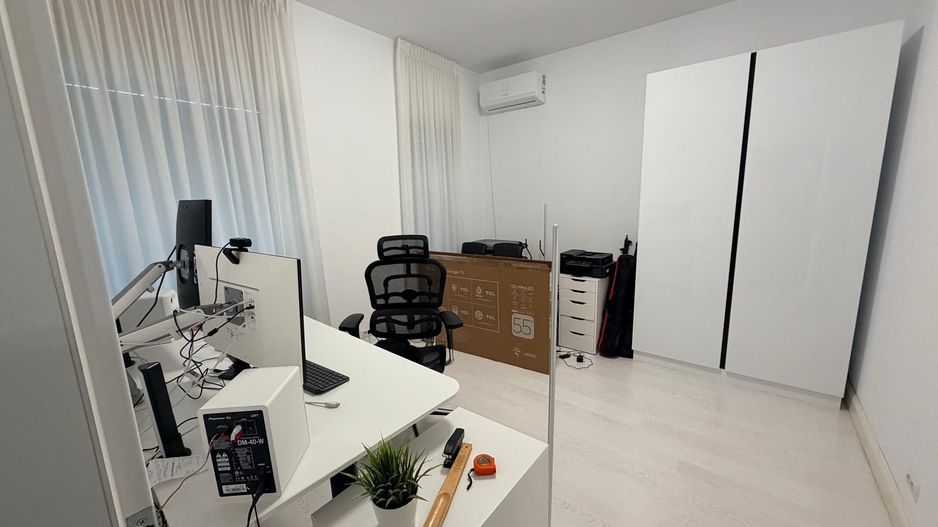 Casa deosebita cu finisaje premium si gradina privata Tunari - Poză 10