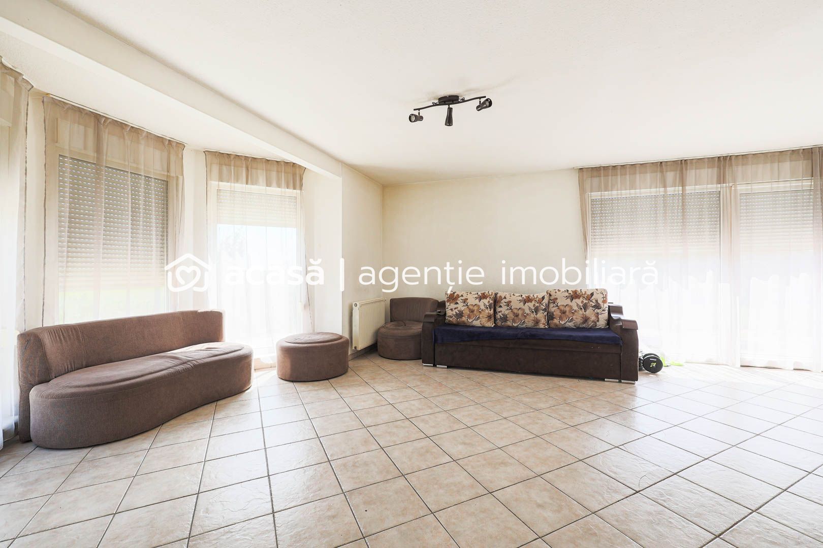 🏡 Visează la casa perfectă în Cartierul de Vest! 🌳 - Poză 1