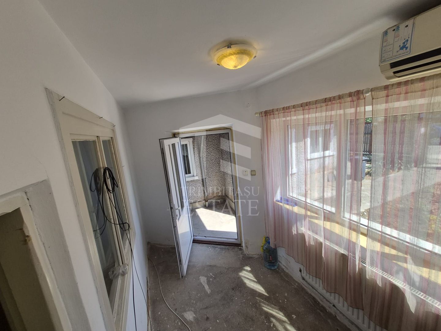 casa veche ce asteapta amenajarea ta, Ploiesti, central - Poză 3