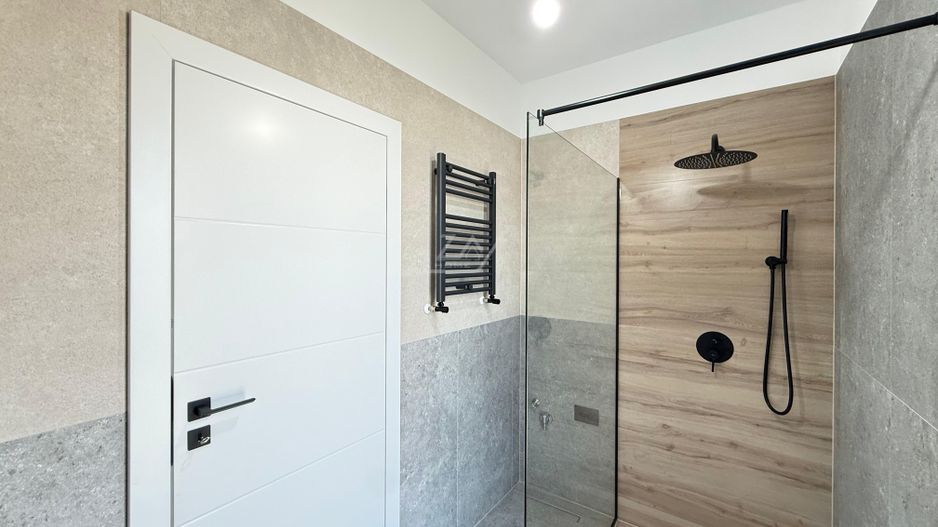 Ap pe 2 niveluri. 3 camere, 2 bai. 2 locuri de parcare. - Poză 5