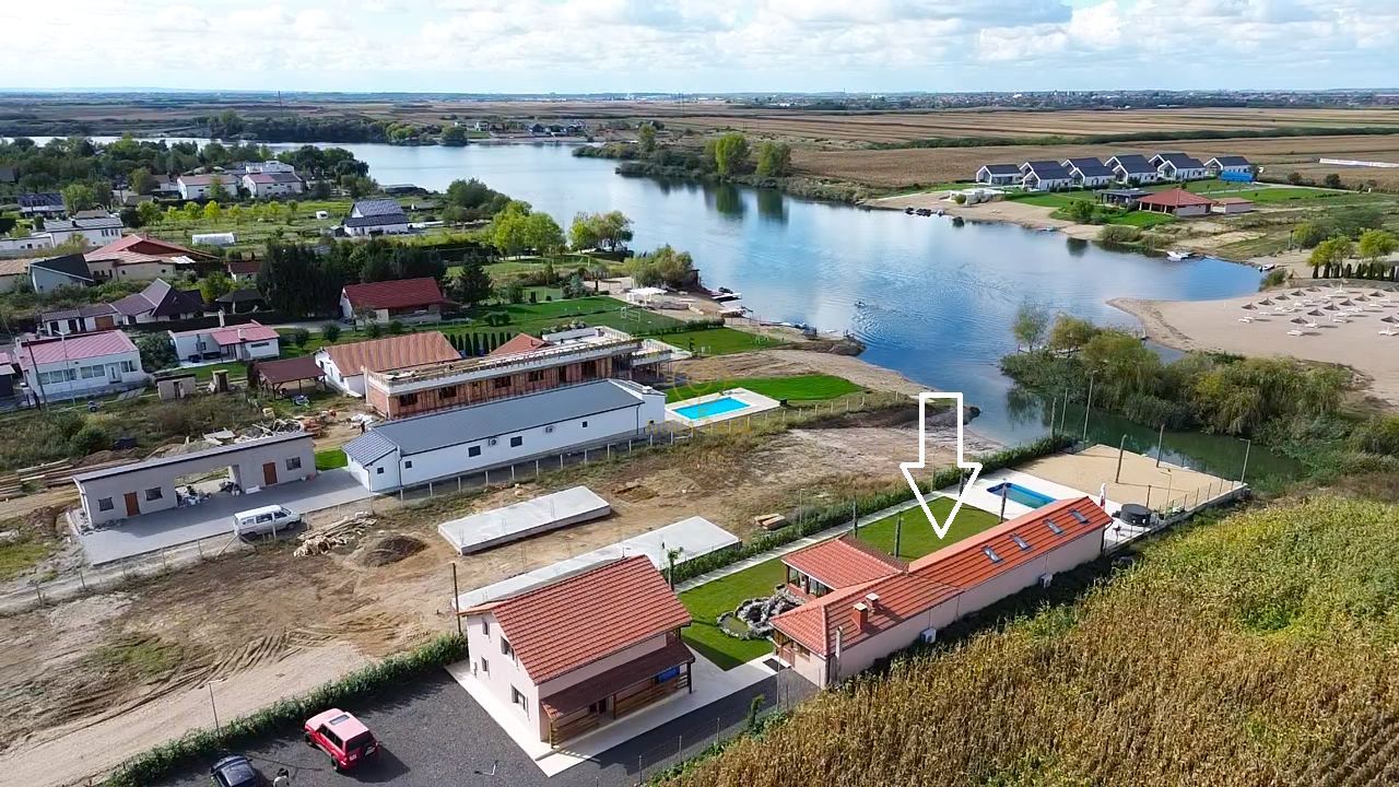 Vila de vanzare in APA-NORD  cu 2 Piscine/Zona de Relaxare/Acces lac - Poză 13