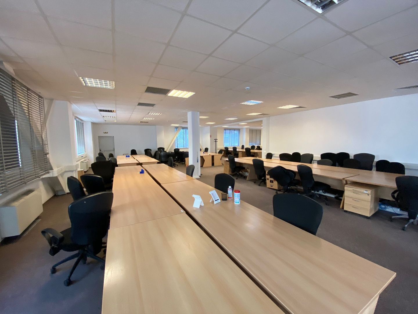 Cladire de  birouri - zona COMPLEX - Poză 9