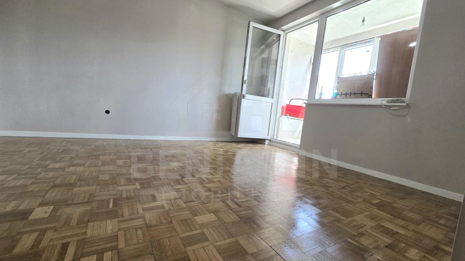 2 Camere-52mp-Balcon-Lift Nou-Anvelopat-Zona-Garii-Renovat - Poză 2