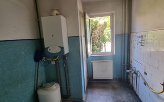 Apartament 3 camere semidecomandat ,etaj 1 - zona Vlahuta. - Poză 2