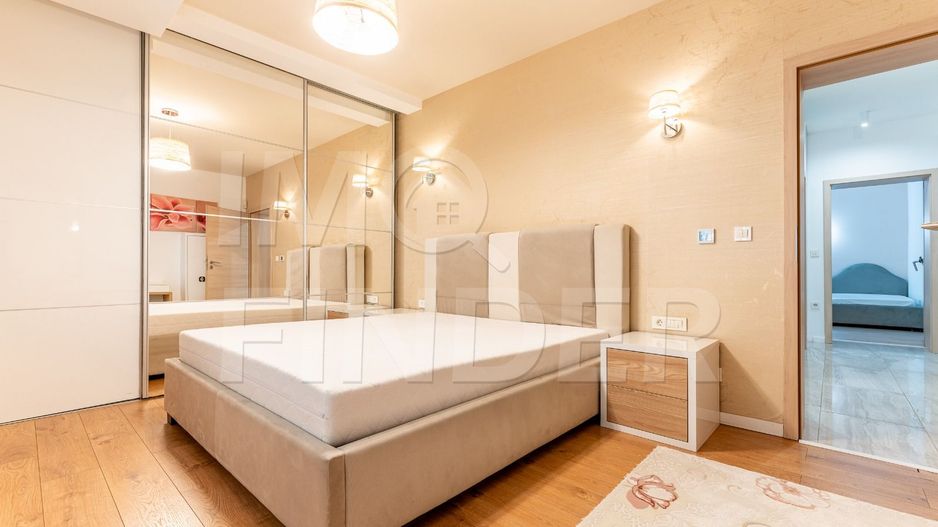 Apartament spatios, 120 mp, cu garaj si parcare – Plopilor - Poză 8