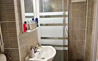 Garsonieră decomandată, etaj 2, balcon, bloc izolat – Astra, Str. Uranus - Poză 3