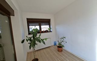 Casa intabulata 5 camere 2 bai si curte generoasa in Bavaria Park - Poză 3
