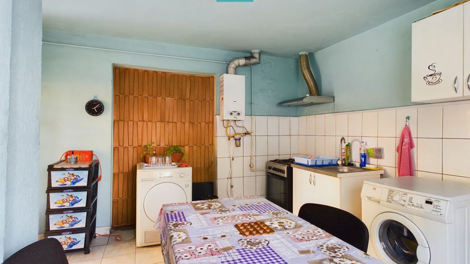 Casă cu 4 camere de vânzare în Sega - Poză 11