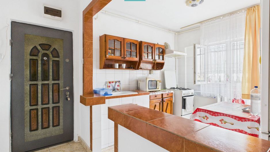 Apartament decomandat cu 2 camere în Aradul Nou - Poză 1