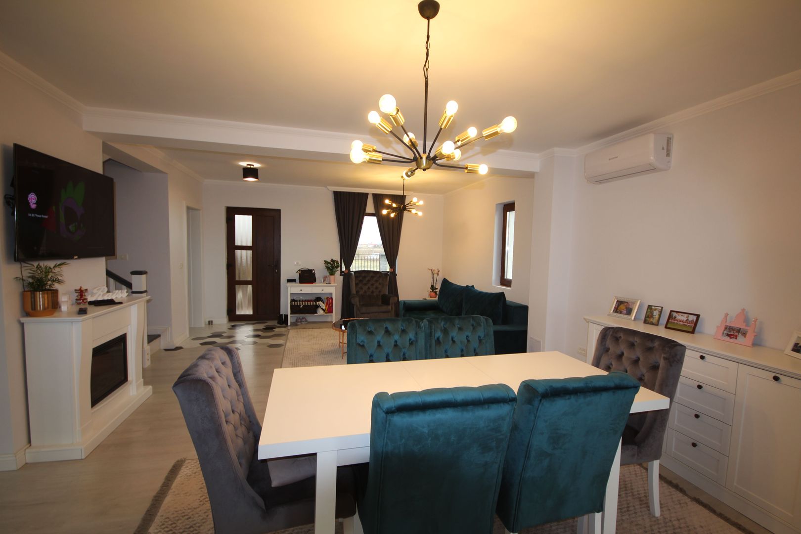 Modern si primitor - Poză 28