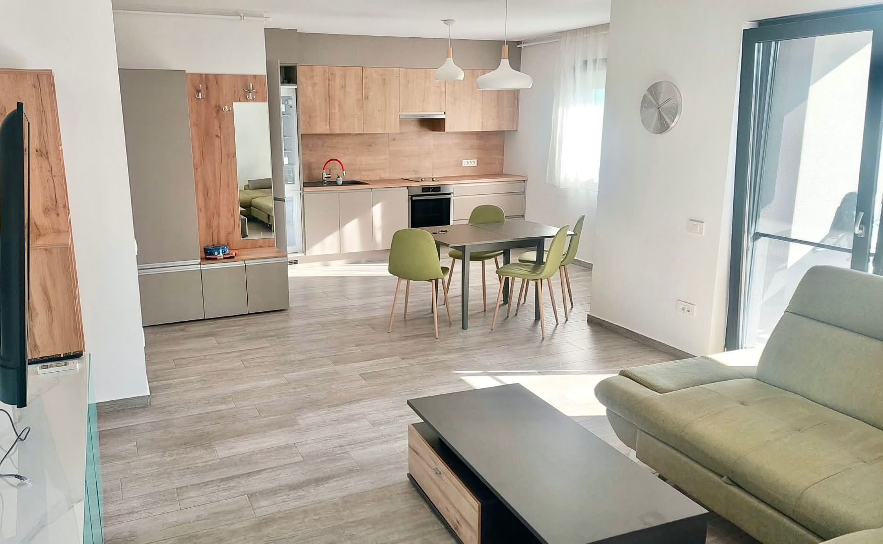 Apartament cu 2 camere primitor si modern echipat, zona Dumbrăvița - Kaufland - Poză 1