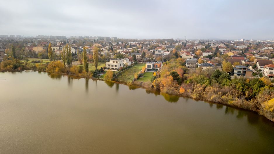 Smart-Home nZEB spectaculoasa Bucuresti Sector 1 cu deschidere lac -teren 2000mp - Poză 3