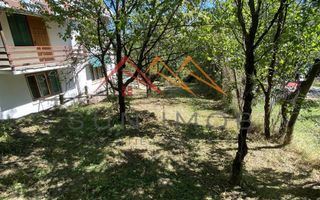 Vila de vanzare, teren 3100 mp, 7 camere, 6 grupuri sanitare, 3 CT, an 1997 - Poză 68