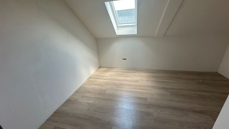 Apartment bloc nou cu lift si loc de parcare inclus - Poză 17