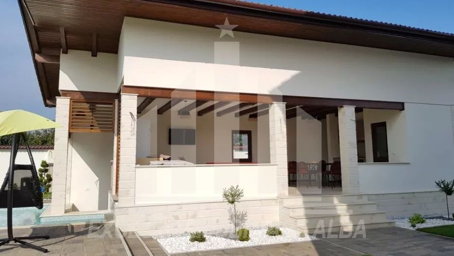 Vila individuala cu piscina, Cetate - Poză 2