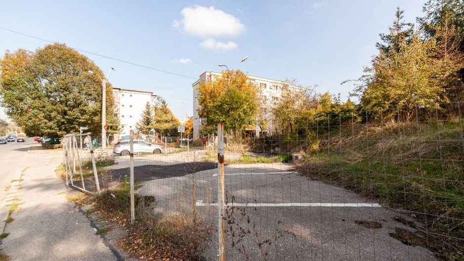 Teren stradal pe colț - Ideal afacere - front stradal mare - Poză 7