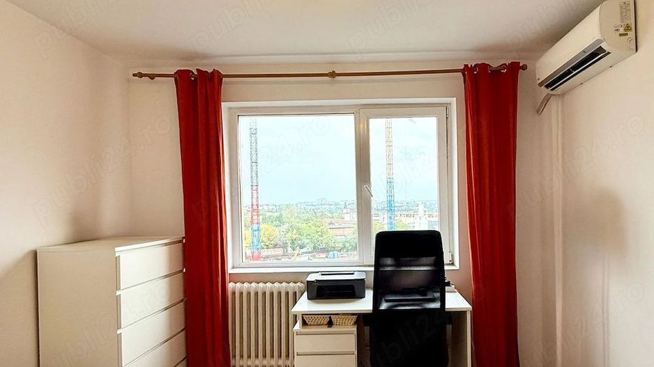 De vânzare 4 camere, spațios, 2 băi, 2 balcoane, lângă Mega Mall - Poză 2