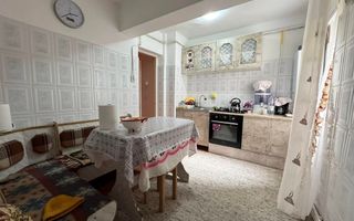 Apartament 3 camere zona de jos - Poză 3