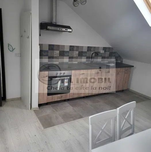 Apartament 4 camere Podul de Piatra 700 euro - Poză 3