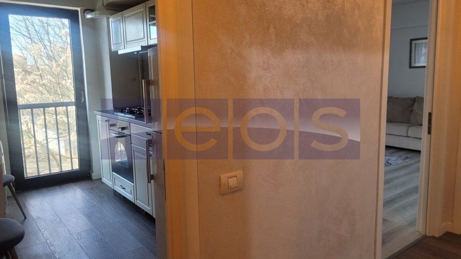 VANZARE APARTAMENT 2 CAMERE /ZONA VICTORIA - Poză 3