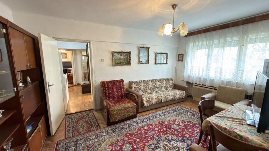 Apartament 3 camere MV1 Str. Gladiolei 6 Etaj III - Carei - - Poză 1
