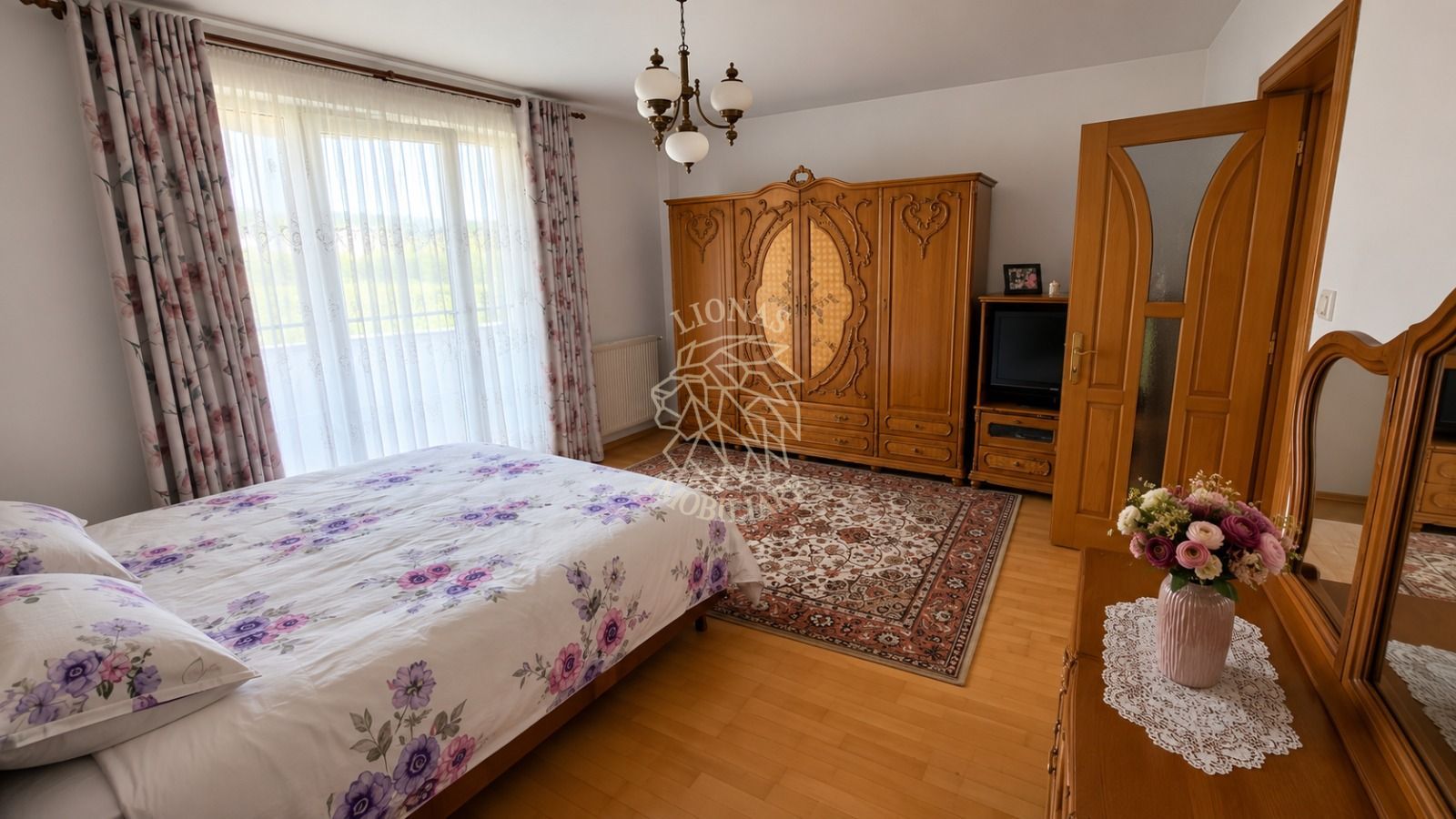 Apartament 3 camere 78 mp-etaj 1-parcare,boxa-Zona Calea Moldovei - Poză 1