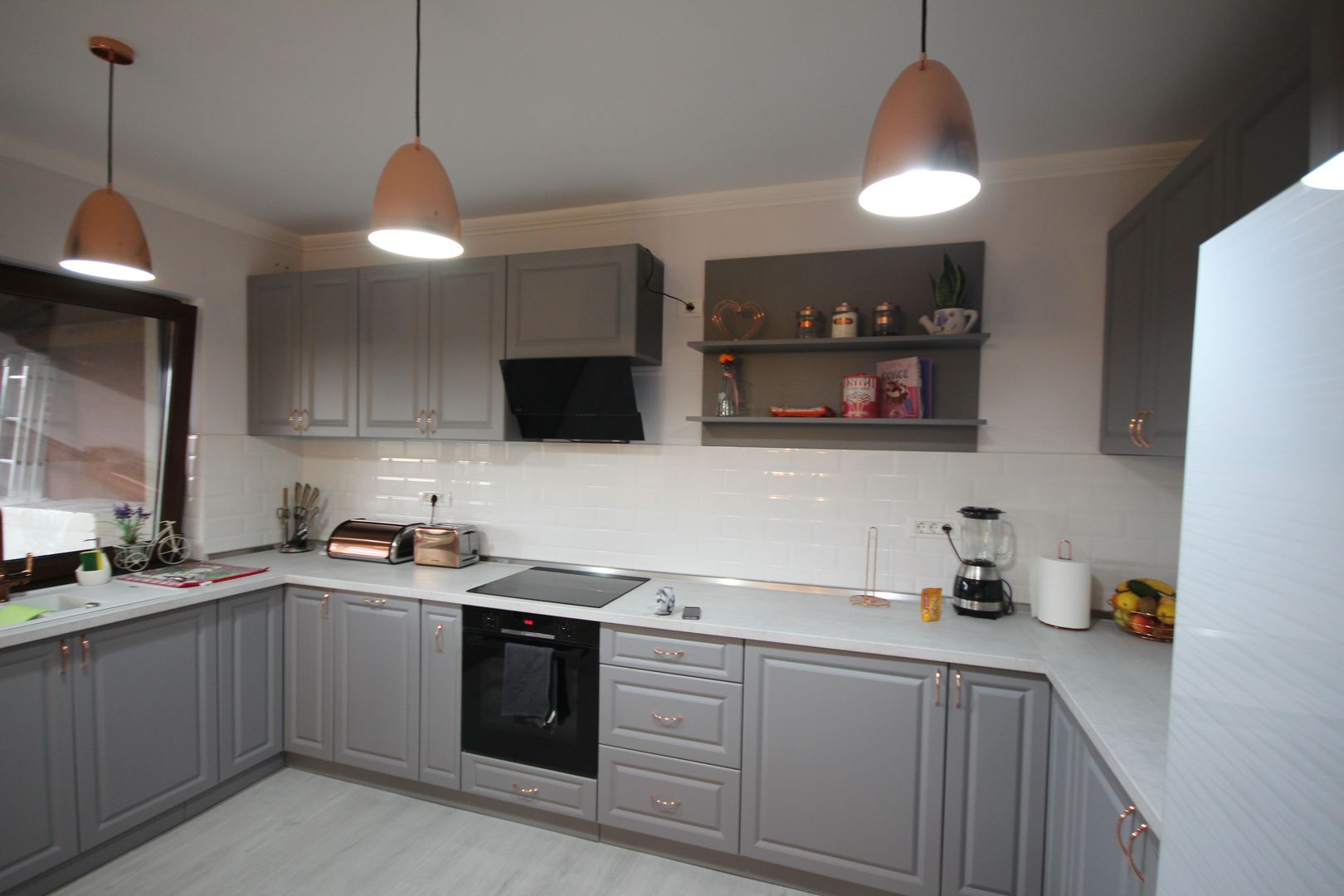 Modern si primitor - Poză 61