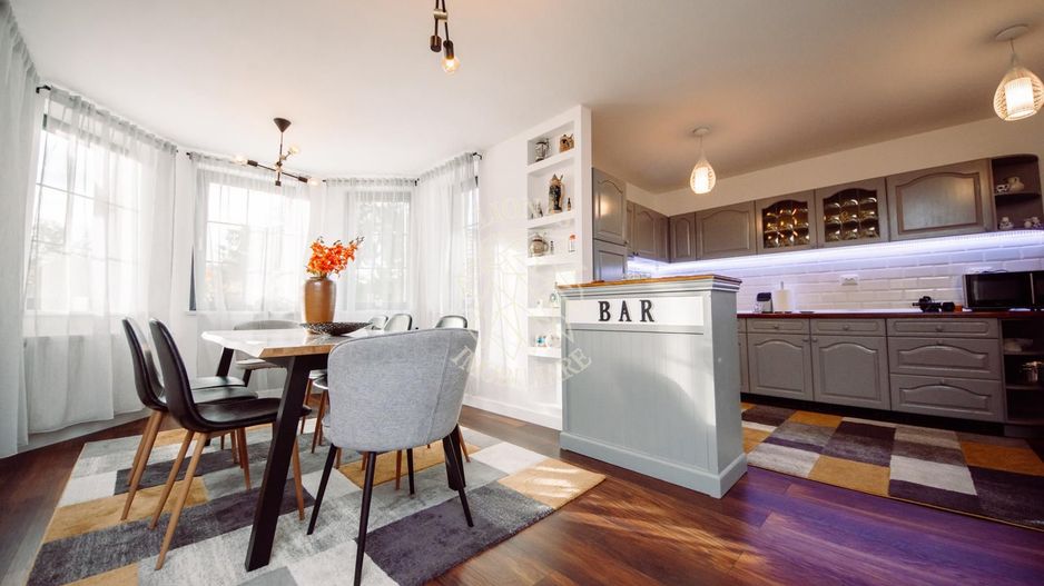 Pensiune Moderna 200 mp-teren 1000 mp-foisor-terasa-balcoane-Colibita - Poză 2