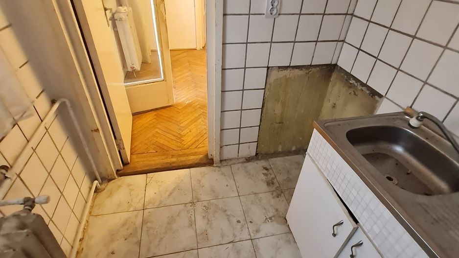 Apartament modest 2 camere zona Sagului - Poză 8