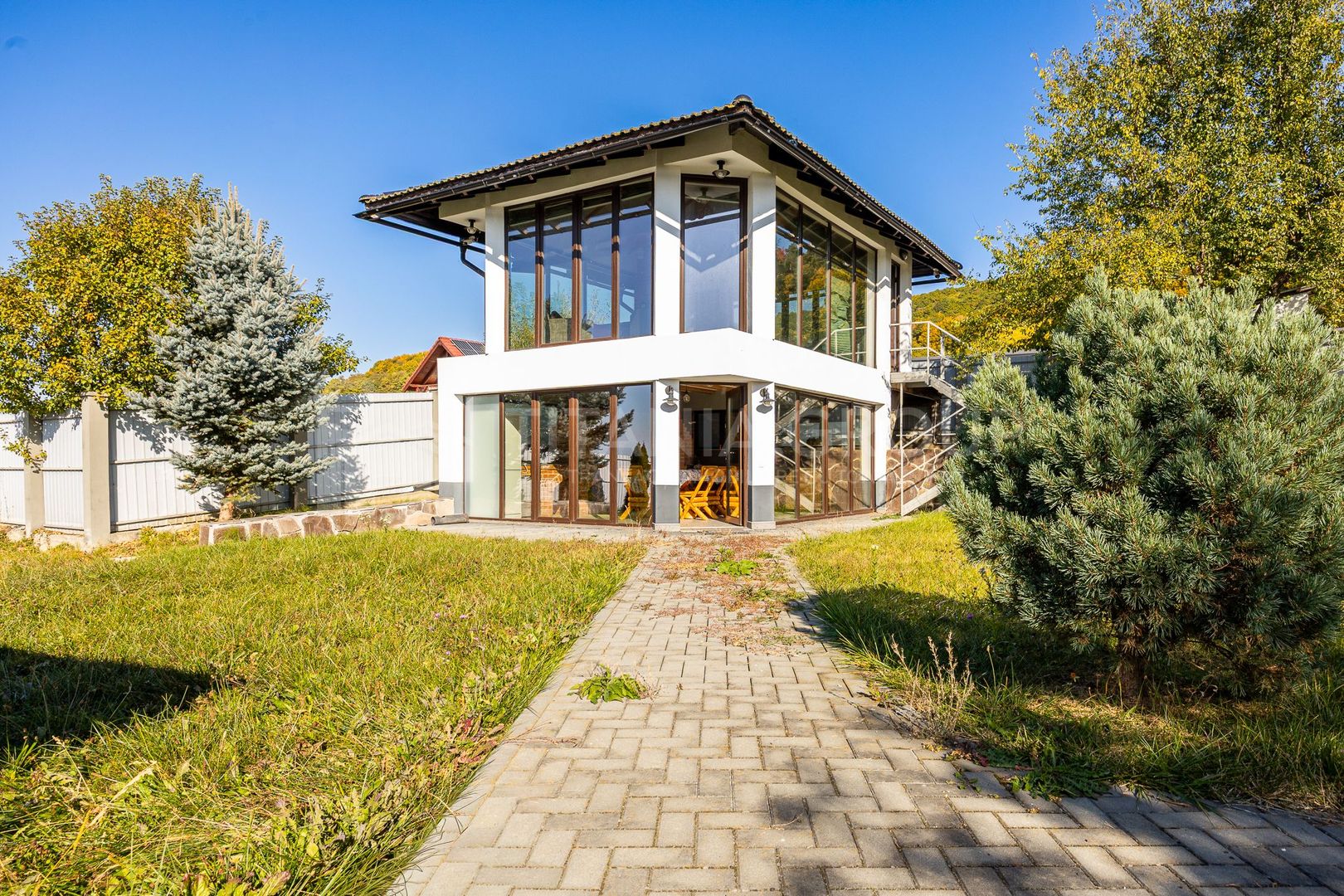 Casă 4 camere, garaj, foișor, grajd, 6000mp teren lângă padure - Poză 3
