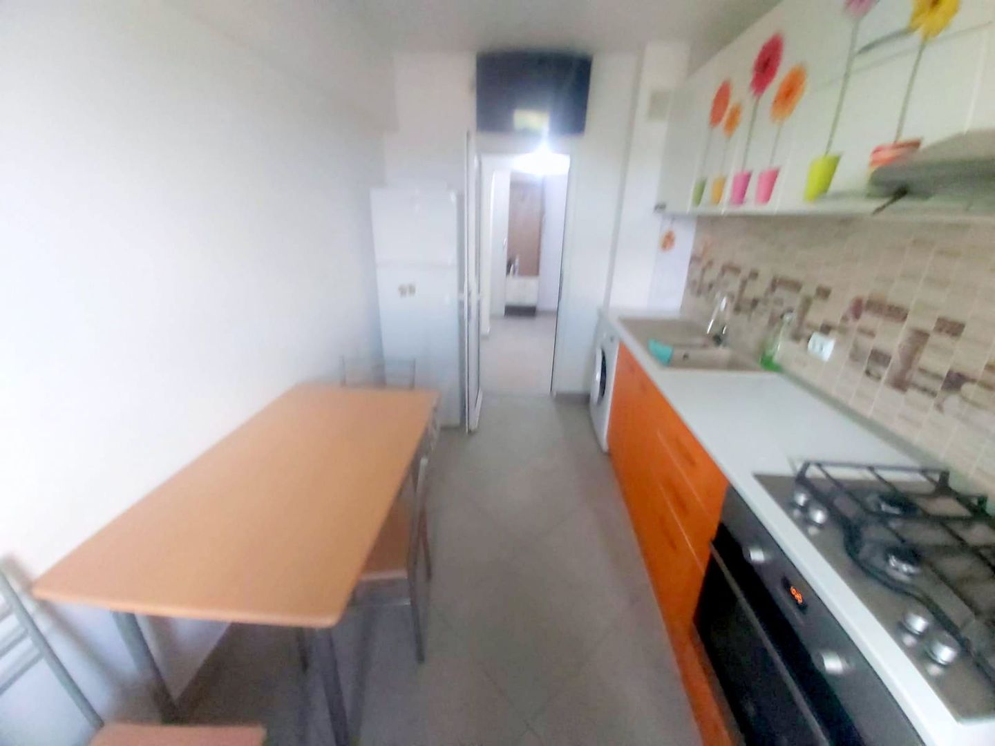 Apartament cu doua camere, decomandat - Bd. Unirii, scoala nr. 10 - Poză 2
