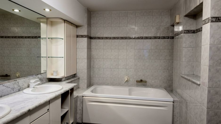 Apartament 4 camere cu terasă generoasă, etaj 6 - Poză 9