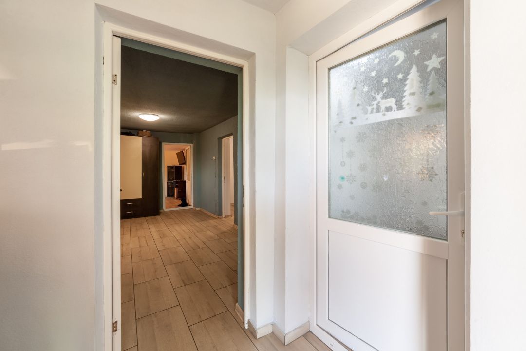 Casă renovată 2022, 3 camere, 1034 mp teren, încălzire în pardoseală  - Poză 13